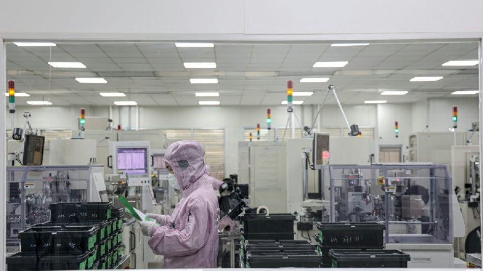 China acusa a Europa de imponer barreras comerciales injustas a sus empresas