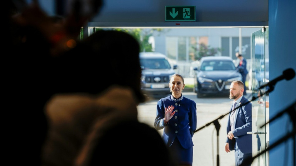 Sheinbaum da por zanjado en Barcelona el desencuentro con Espa&ntilde;a