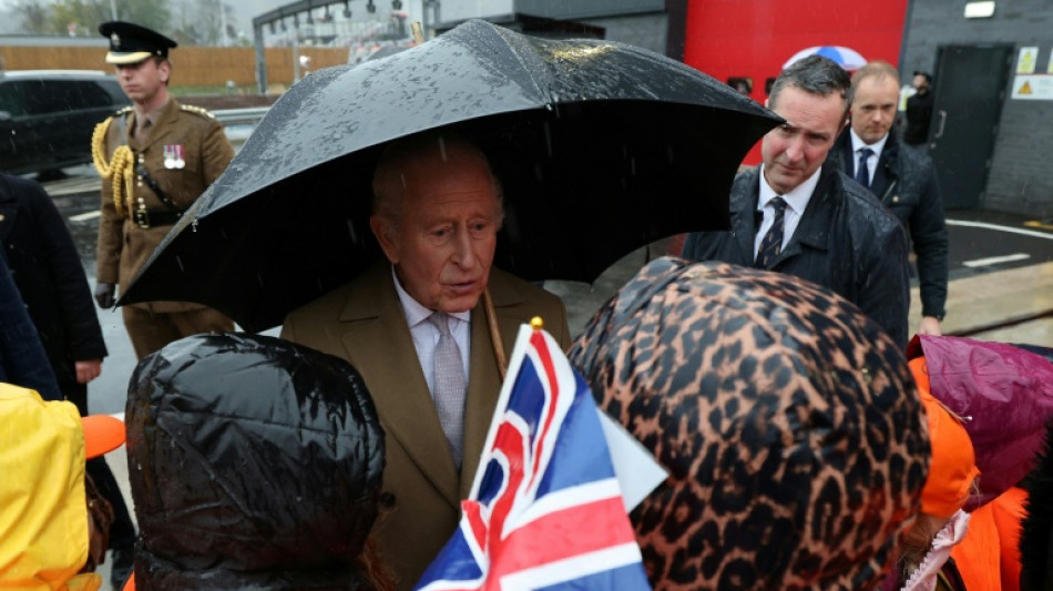 Rei Charles III celebra 77 anos decidido a continuar trabalhando, apesar de seu câncer