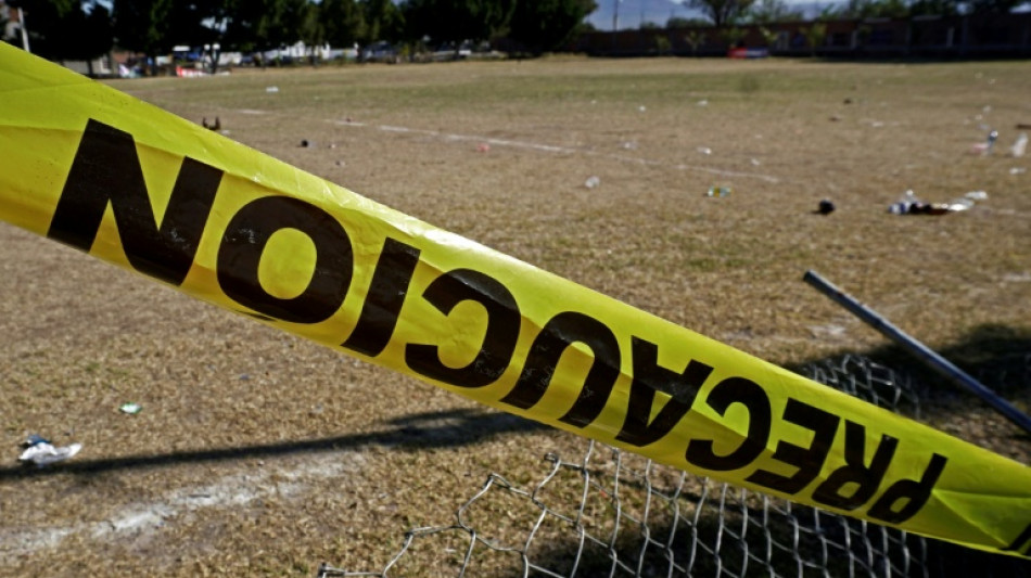 Un ataque en un partido de f&uacute;tbol sume en el luto y el enojo a una comunidad mexicana