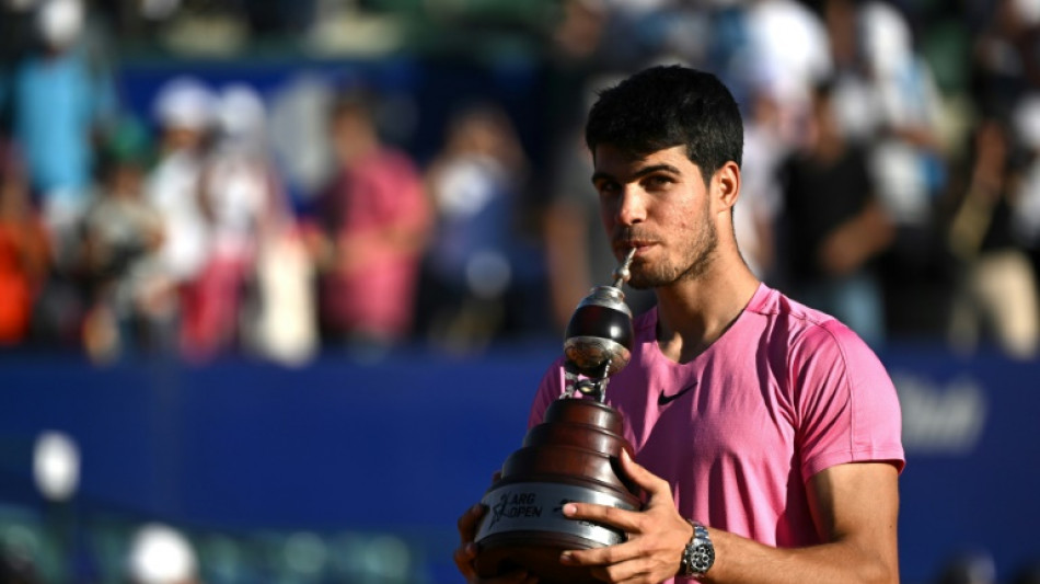 Alcaraz vence a Norrie y celebra su primer t&iacute;tulo de 2023 en Buenos Aires 
