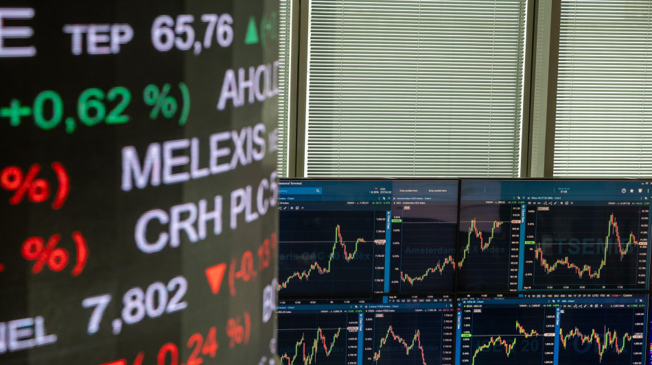 Borsa: Europa contrastata, cede Wall Street, Milano +0,15%