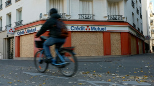 Par&iacute;s decreta un toque de queda en dos zonas del centro antes nuevas protestas
