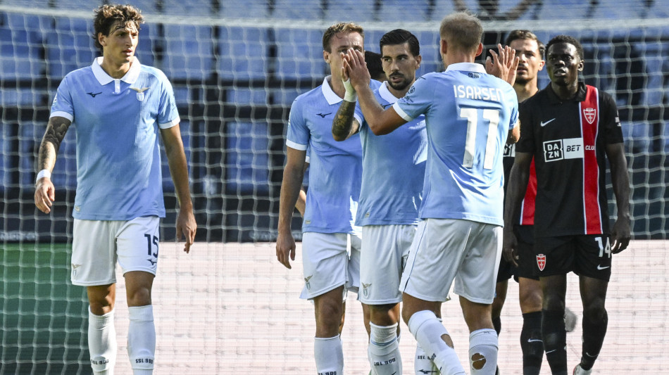Continua il sogno della Lazio, 3-1 al Monza e primato in classifica