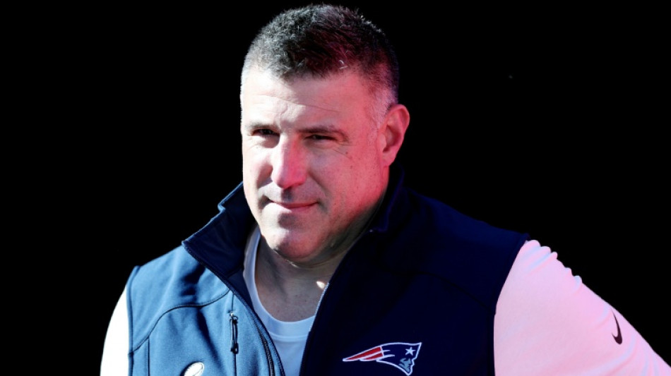Patriots coach Vrabel taking break over photo scandal