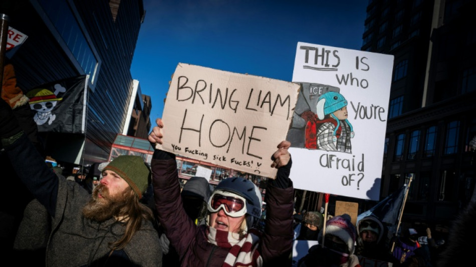 Von US-Beh&ouml;rden inhaftierter F&uuml;nfj&auml;hriger und sein Vater wieder zu Hause