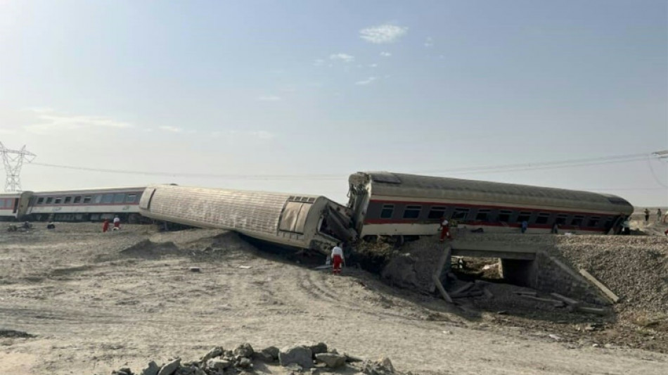 Au moins 21 morts apr&egrave;s le d&eacute;raillement d'un train en Iran