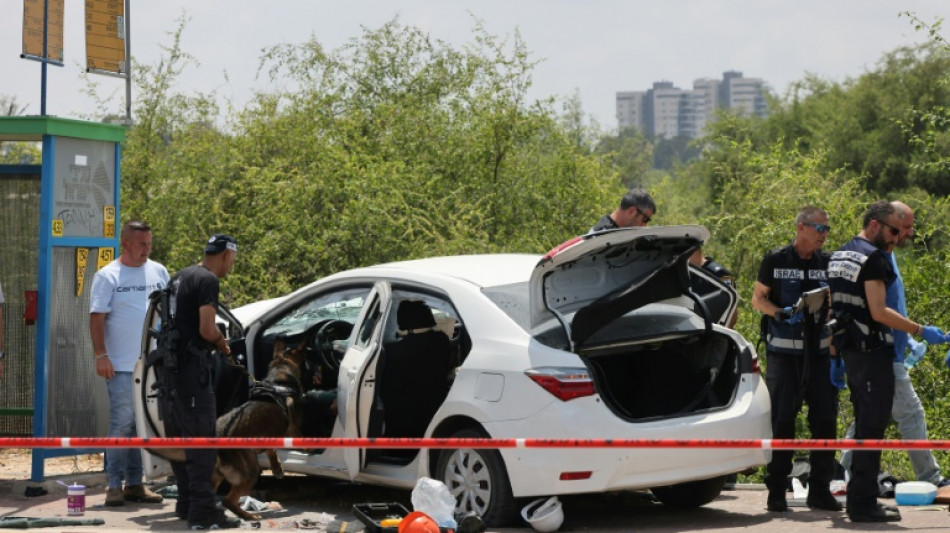 Quatro feridos em ataque com ve&iacute;culo no centro de Israel