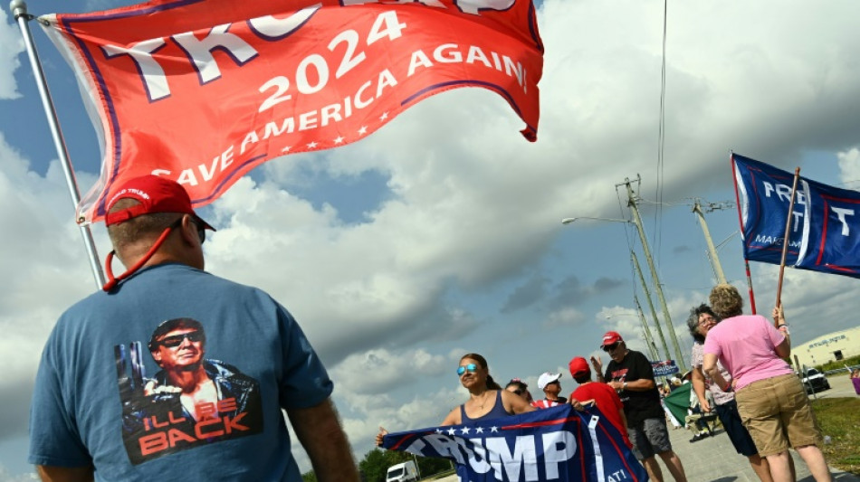 Trump zu Anklageverlesung in New York aufgebrochen