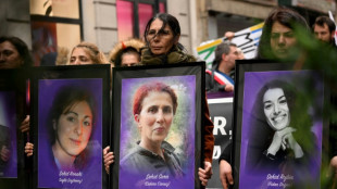 D&eacute;part d'une marche en hommage aux militantes kurdes assassin&eacute;es il y a 10 ans &agrave; Paris