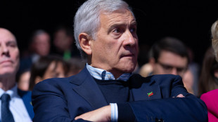 Tajani, 'con le banche servono prudenza e dialogo, no alle scelte imposte'