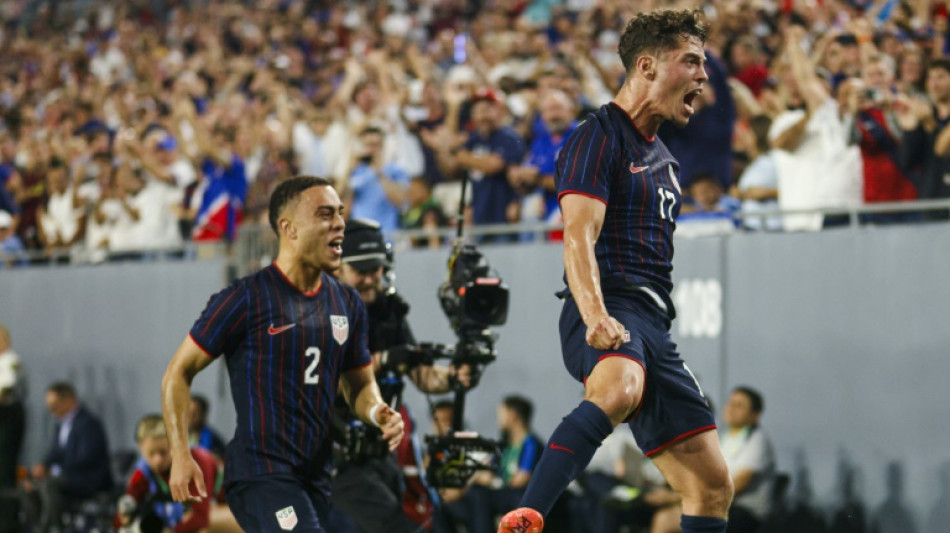 EUA goleia Uruguai (5-1) em seu &uacute;ltimo amistoso do ano