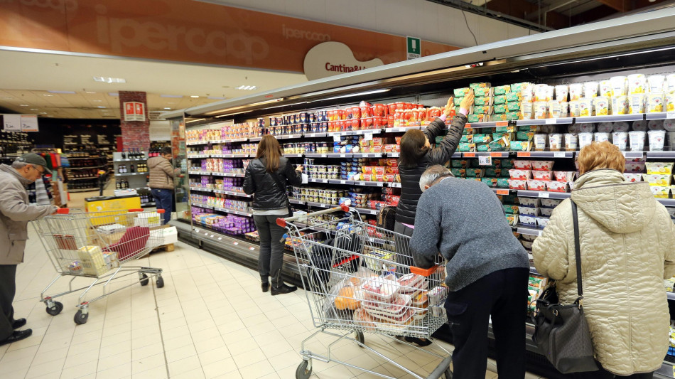 Istat, l'inflazione a gennaio gi&ugrave; all'1%, prezzi +0,4% sul mese