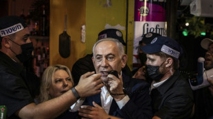 Netanyahu denuncia tentativas de roubo na primeira elei&ccedil;&atilde;o desde os ataques de Hamas