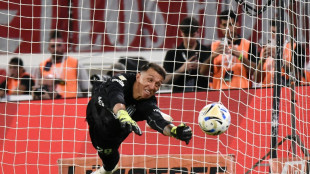 Inglaterra ser&aacute; um term&ocirc;metro para o Uruguai, diz Muslera