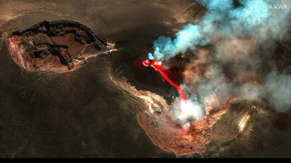 Aeroporto na ilha italiana da Sic&iacute;lia suspende voos ap&oacute;s erup&ccedil;&atilde;o no Etna