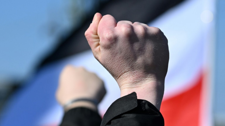 Mehr Rechtsextremisten in Hessen - Zahl der Straftaten nimmt ab
