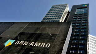 Effetto semestrale per Abn Amro in borsa ad Amsterdam (+5%)