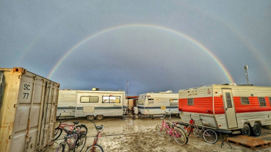 Festival Burning Man: d&eacute;but de "l'exode" hors du bourbier en plein d&eacute;sert