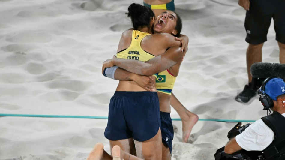 Ana Patr&iacute;cia e Duda vencem australianas e v&atilde;o &agrave; final do v&ocirc;lei de praia de Paris-2024