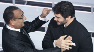 De Martino pubblica la foto dell'investitura, ci vediamo a Sanremo 2027