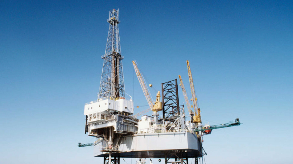 Il petrolio in calo a New York a 62,23 dollari