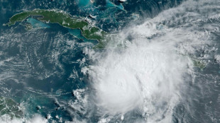 Furac&atilde;o Beryl avan&ccedil;a em dire&ccedil;&atilde;o ao M&eacute;xico depois de atingir a Jamaica