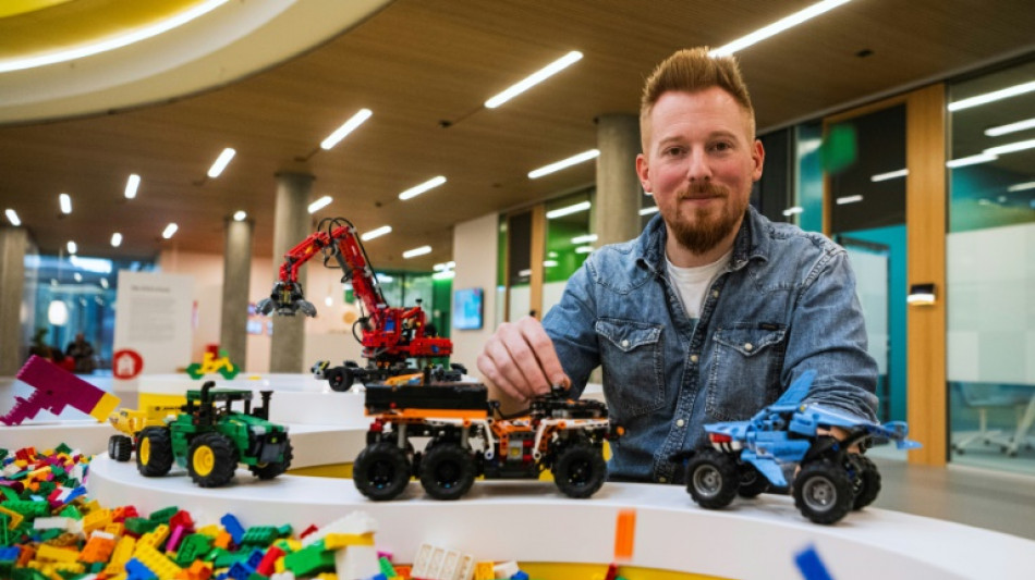 Dans une usine Lego, le secret de fabrication des jouets stars de No&euml;l