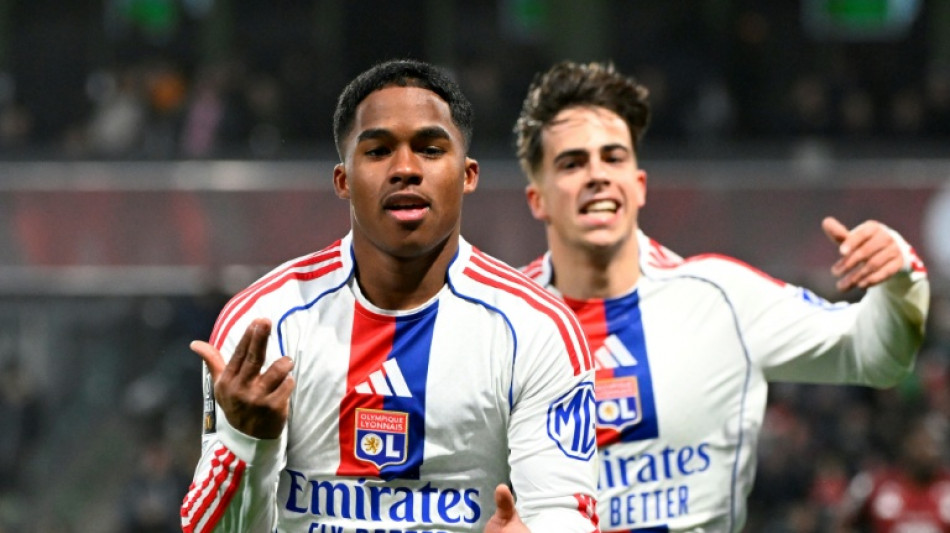 Com hat-trick de Endrick, Lyon goleia lanterna no Campeonato Franc&ecirc;s