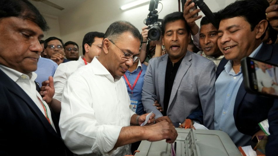 Bangladesh nationalists celebrate landslide win, Islamists cry foul