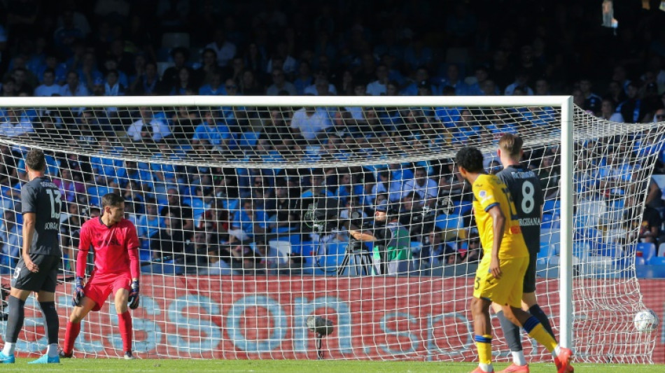 La Lazio gana 2-1 al Cagliari y se suma a la persecuci&oacute;n del N&aacute;poles