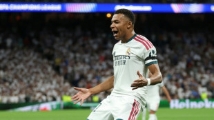 Real Madrid aproveita erros da Inter e estreia com vit&oacute;ria na Champions