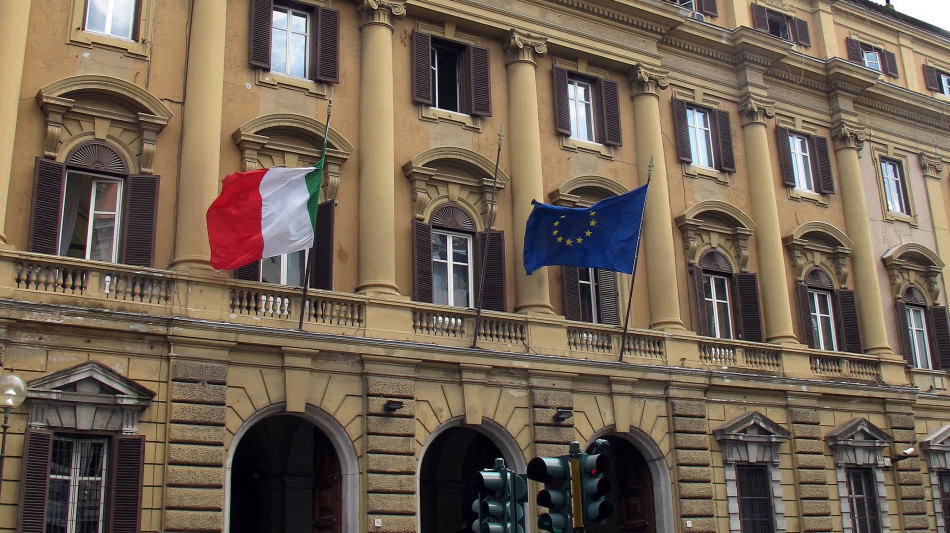 Lo spread tra Btp e Bund decennali tedeschi apre in rialzo a 62,8 punti