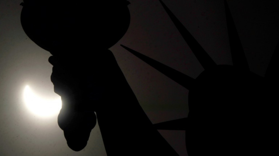 Meteoro &eacute; avistado cortando os c&eacute;us de Nova York