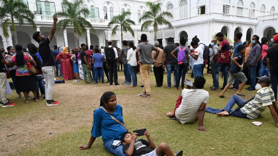 Gefl&uuml;chteter Pr&auml;sident von Sri Lanka in Milit&auml;rbasis am Flughafen untergebracht