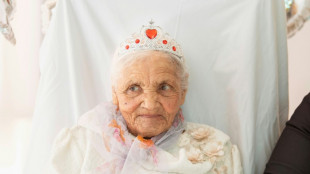 Con 118 a&ntilde;os, una sudafricana celebra estar entre los m&aacute;s longevos del mundo