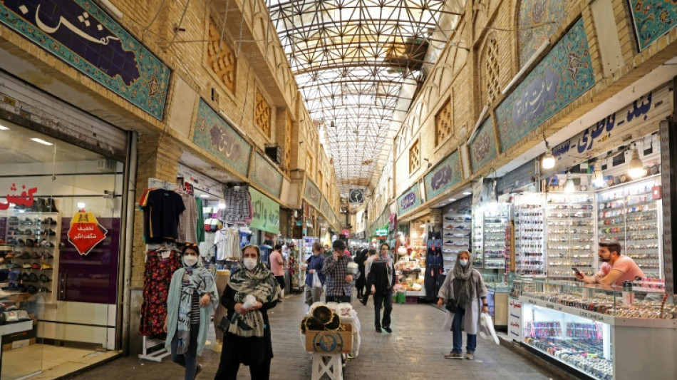 Au bazar de Tajrish &agrave; T&eacute;h&eacute;ran, les commer&ccedil;ants font triste mine