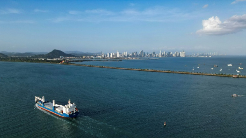 EEUU asegura que sus buques no pagar&aacute;n por cruzar el canal de Panam&aacute;, que lo desmiente