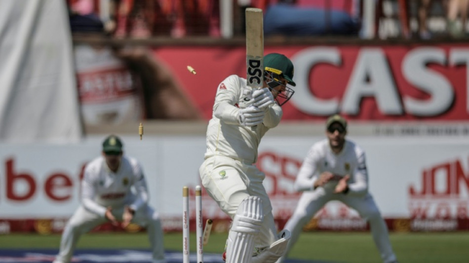Australia struggle against South Africa quicks in first Test