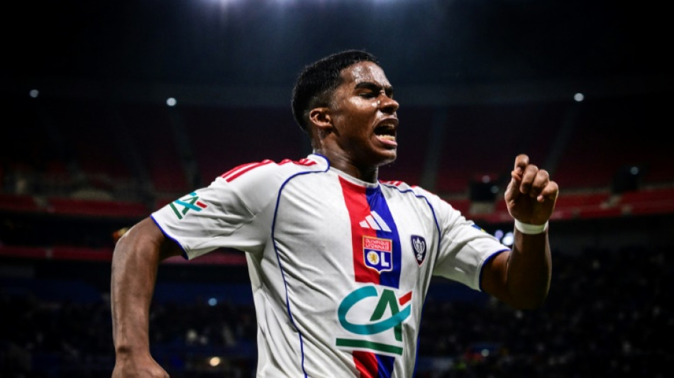 Com gola&ccedil;o de Endrick, Lyon vence Laval (2-0) e vai &agrave;s quartas da Copa da Fran&ccedil;a