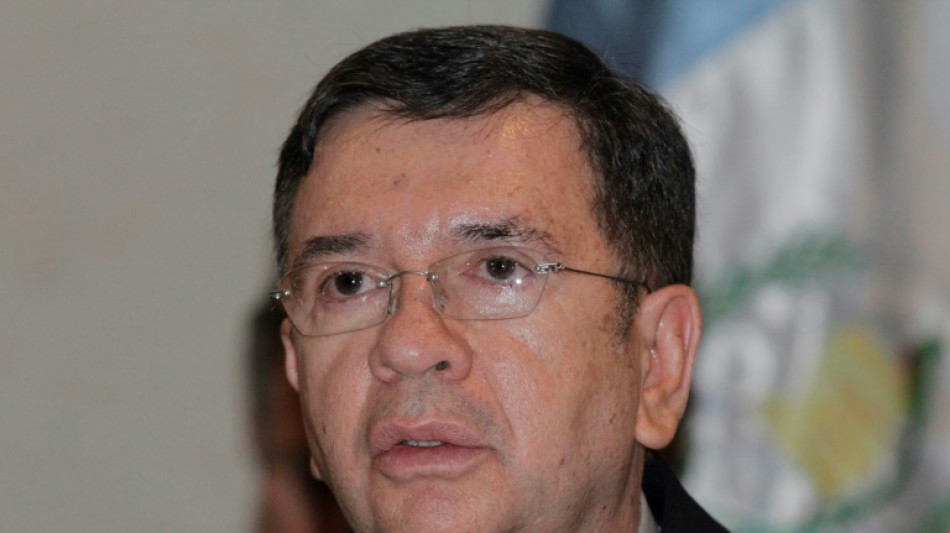 Quitan bienes a un exministro salvadore&ntilde;o encarcelado por una tregua con las pandillas