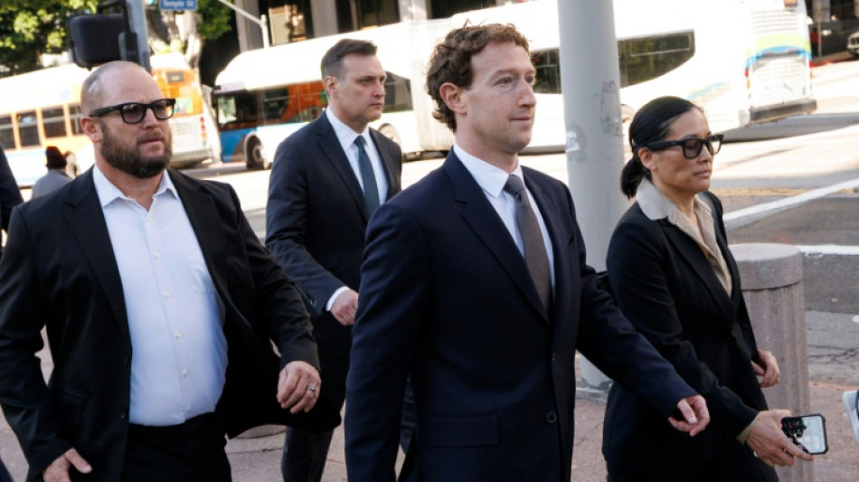 Proc&egrave;s r&eacute;seaux sociaux: Zuckerberg regrette un retard dans l'identification des moins de 13 ans