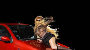 M&frac34;ss Keta, il nuovo album "." fuori il 17 gennaio