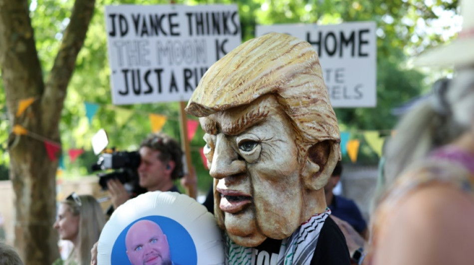 Británicos protestan contra la presencia del vicepresidente de EEUU en Inglaterra