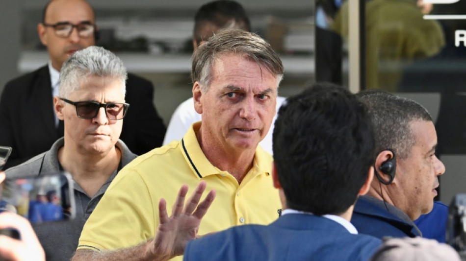 Bolsonaro regresa a prisión domiciliaria tras unos exámenes médicos a semanas de su veredicto