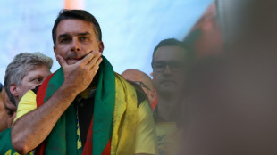 Fl&aacute;vio Bolsonaro isolado e ridicularizado em seu ex&iacute;lio nos Estados Unidos