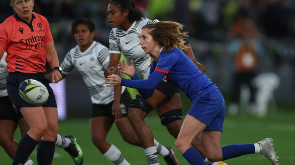 Mondial féminin de rugby: la France, victorieuse des Fidji (44-0), valide sa qualification en quarts
