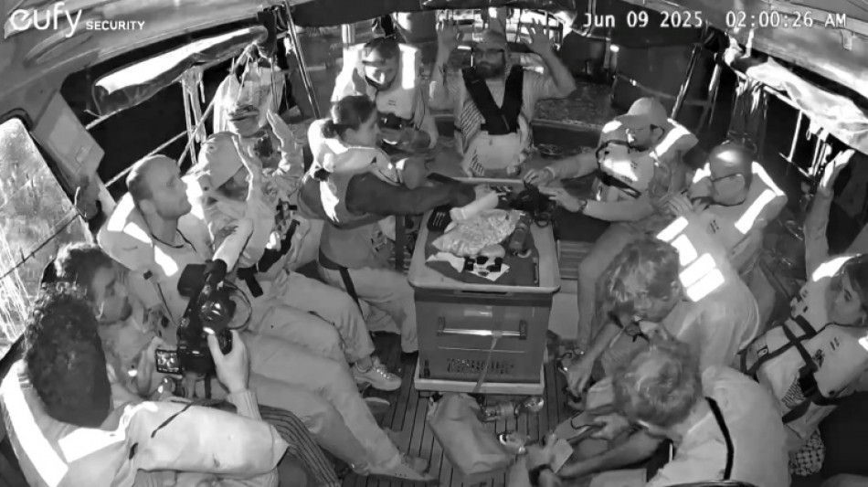 Israel anuncia que ativista Greta Thunberg deixou o pa&iacute;s e retorna para Su&eacute;cia