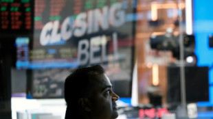 Wall Street encore en baisse, faute de donn&eacute;es nouvelles