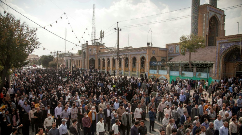 Iran: nouvelles manifestations, la col&egrave;re attis&eacute;e par les morts 